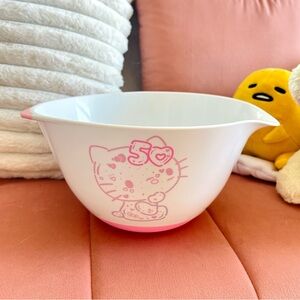 Brand New With Tags Hello Kitty Plastic Mixing Bowl